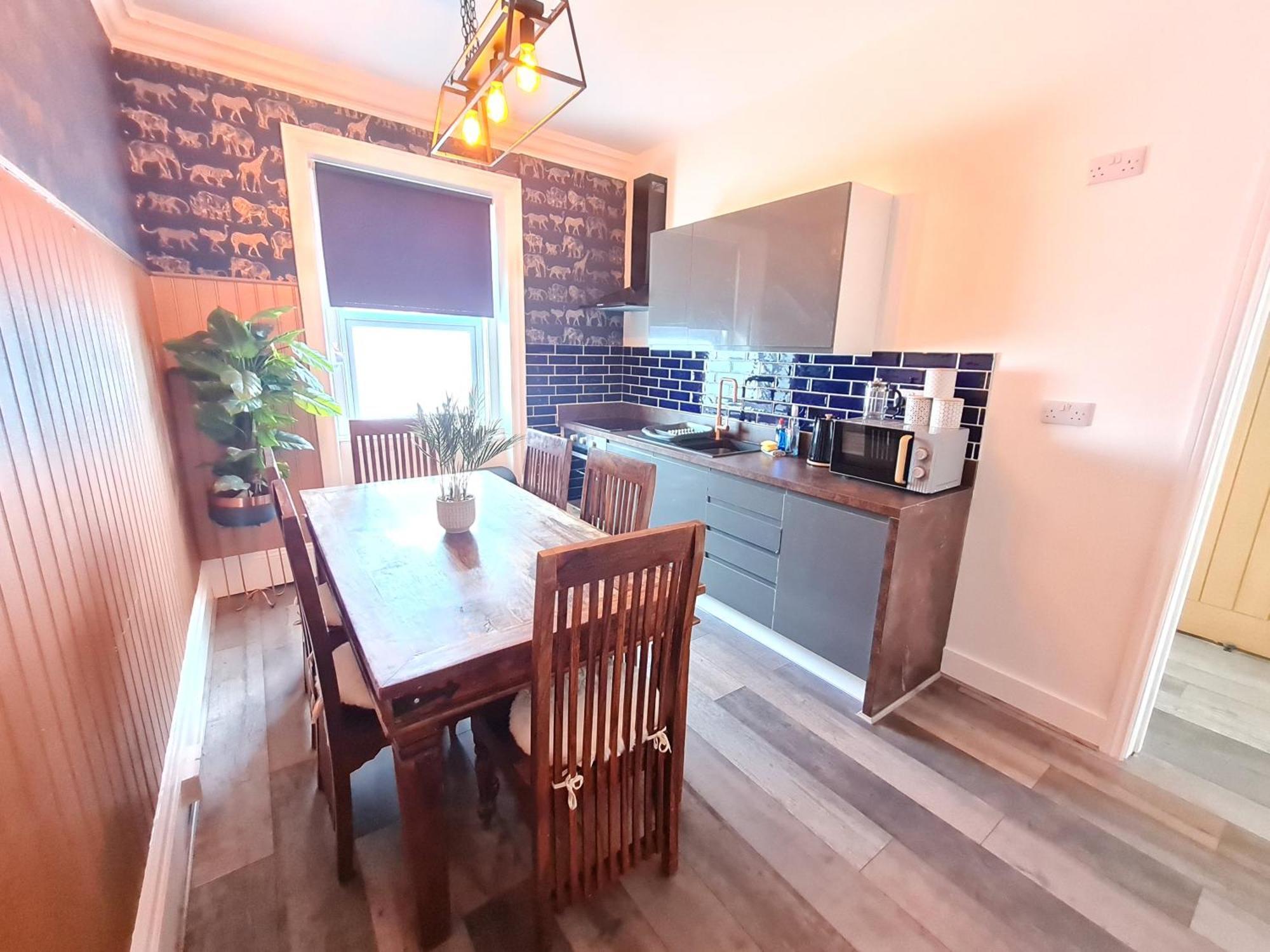 Lemur Lodge - Boutique Apartments - Short Stroll To The Beach Борнмут Экстерьер фото