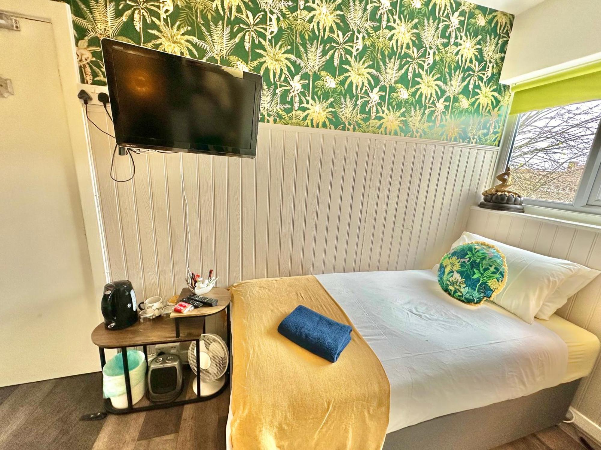 Lemur Lodge - Boutique Apartments - Short Stroll To The Beach Борнмут Экстерьер фото