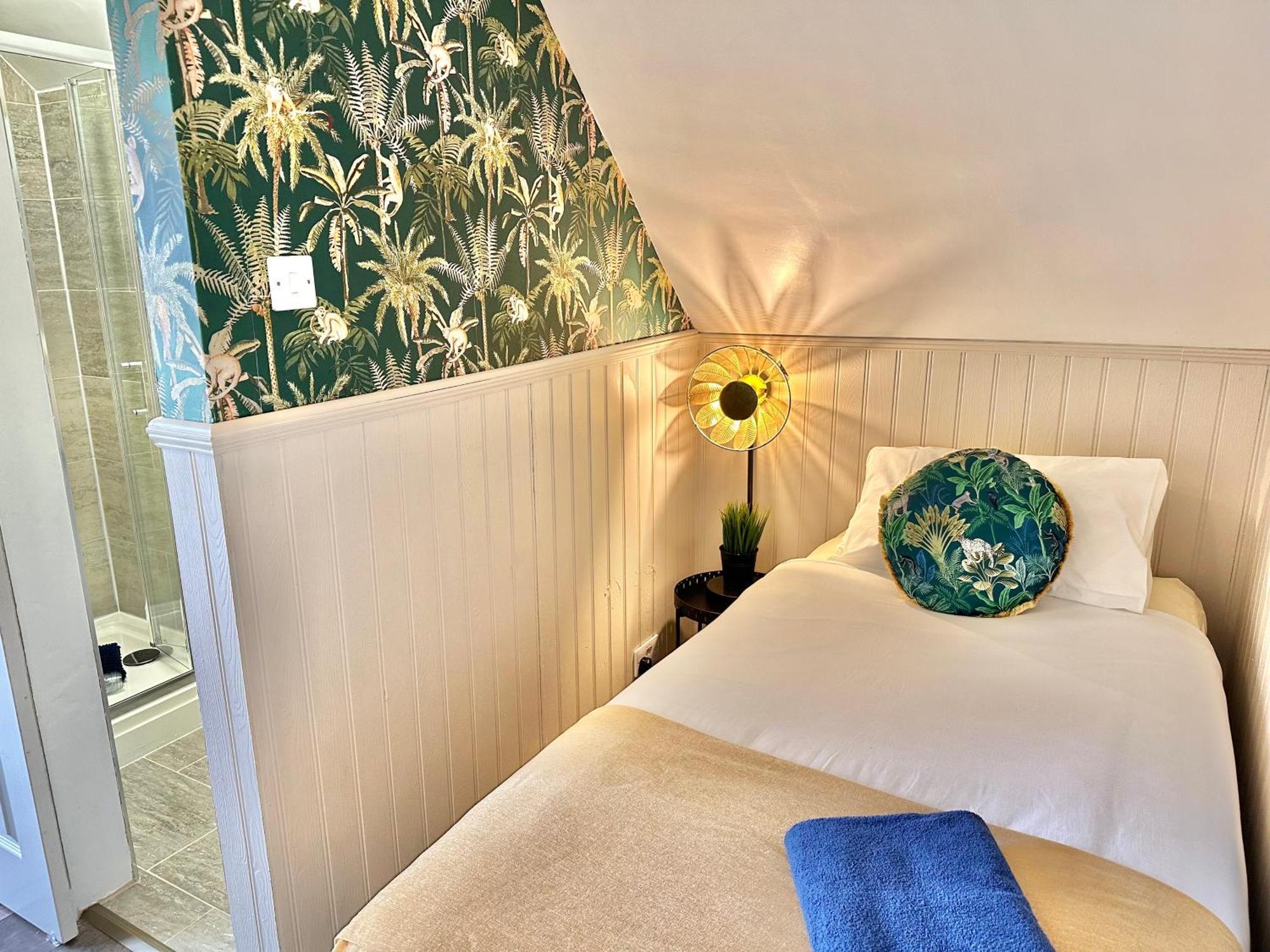 Lemur Lodge - Boutique Apartments - Short Stroll To The Beach Борнмут Экстерьер фото