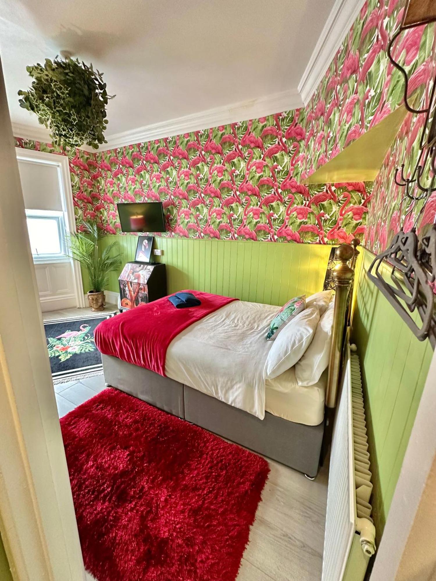 Lemur Lodge - Boutique Apartments - Short Stroll To The Beach Борнмут Экстерьер фото