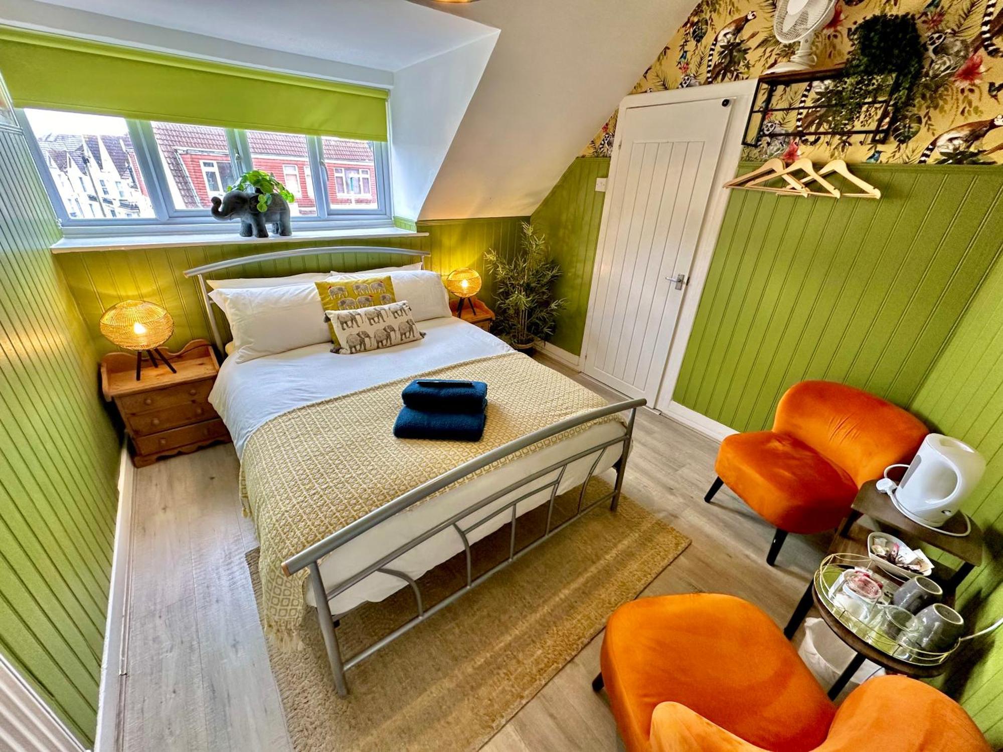 Lemur Lodge - Boutique Apartments - Short Stroll To The Beach Борнмут Экстерьер фото