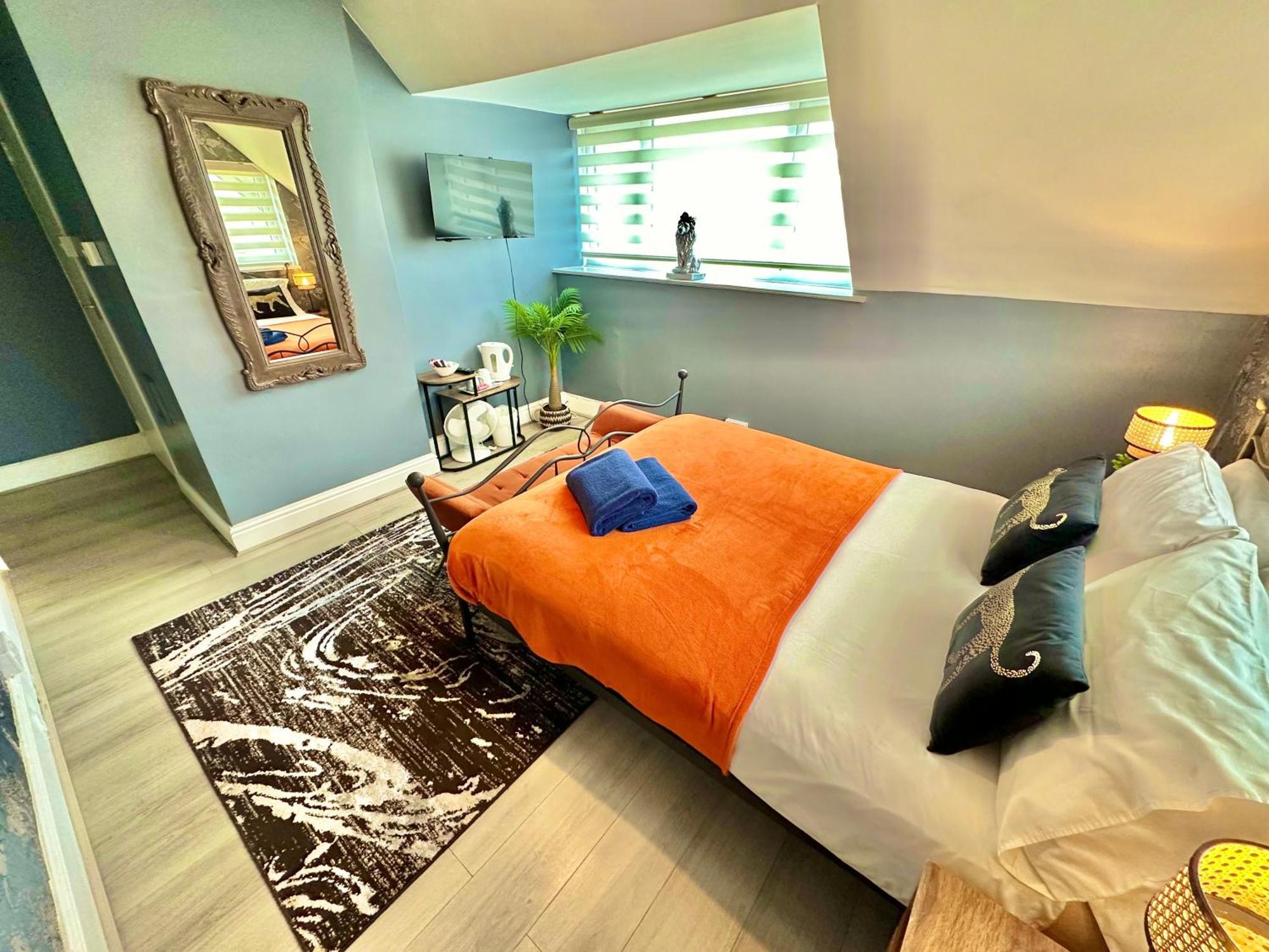 Lemur Lodge - Boutique Apartments - Short Stroll To The Beach Борнмут Экстерьер фото
