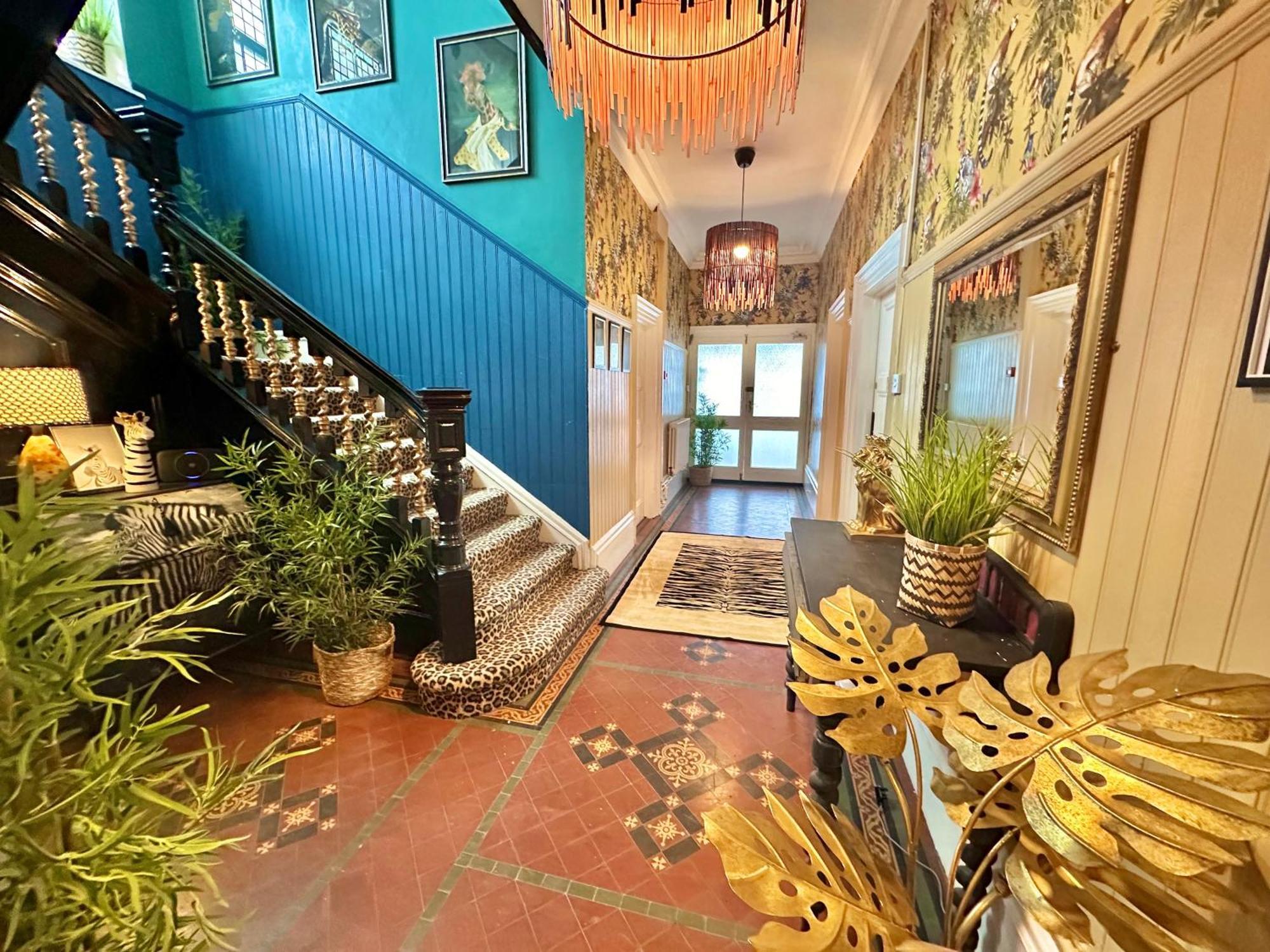 Lemur Lodge - Boutique Apartments - Short Stroll To The Beach Борнмут Экстерьер фото