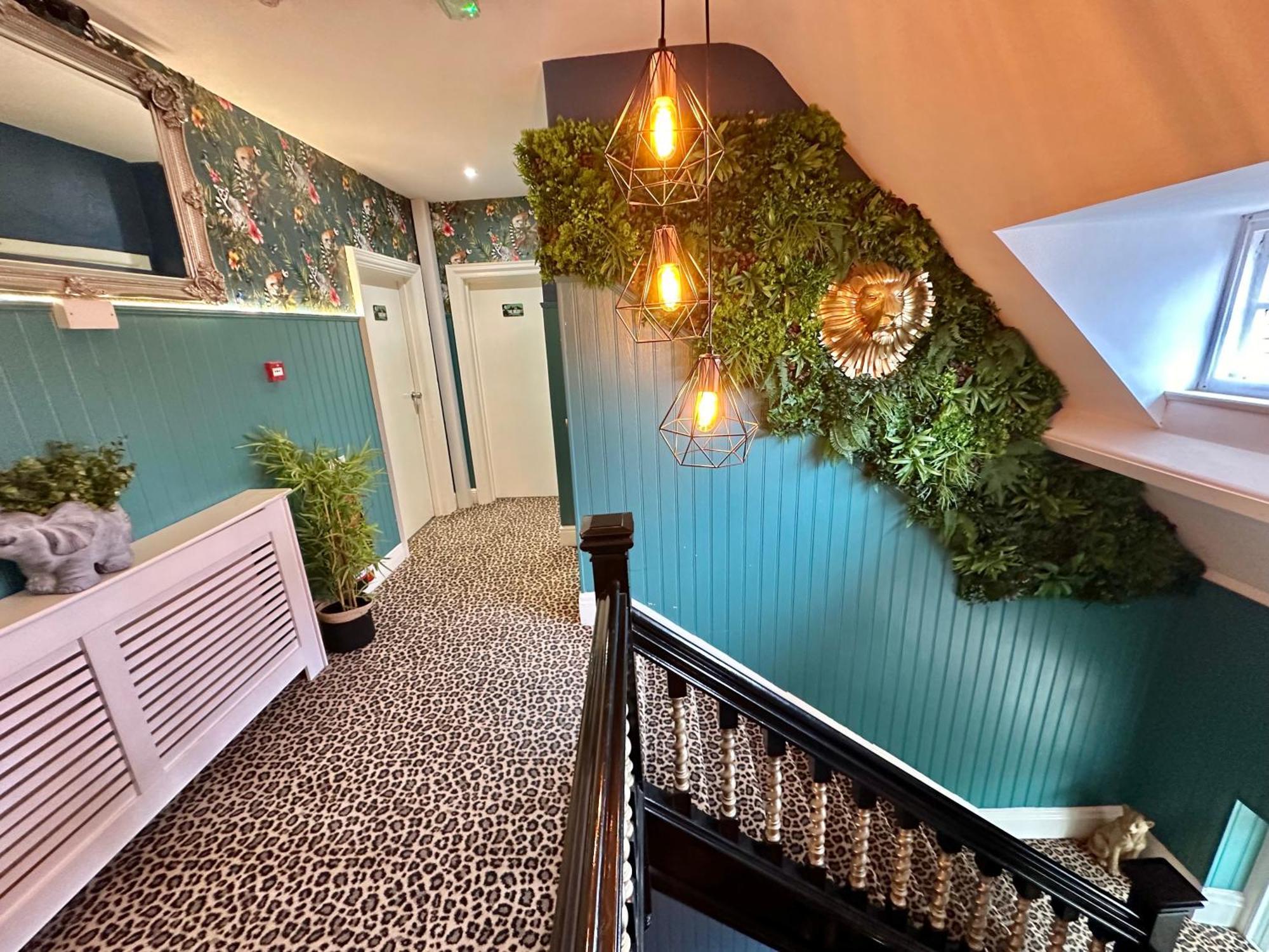 Lemur Lodge - Boutique Apartments - Short Stroll To The Beach Борнмут Экстерьер фото
